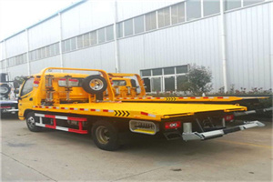 兴化附近拖车救援搭电